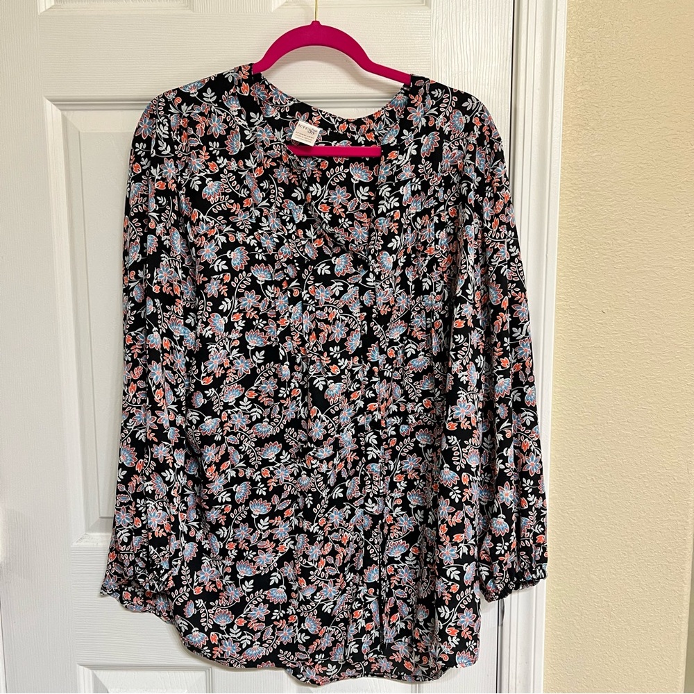 Terra & Sky Black Buttoned Blouse with Peter Pan Collar